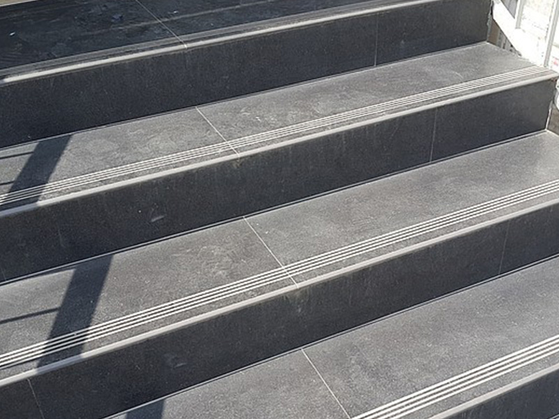 Fırçalı Basamak Bazalt